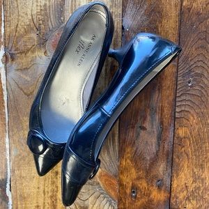 Anne Klein Size 8 Kitty Pump